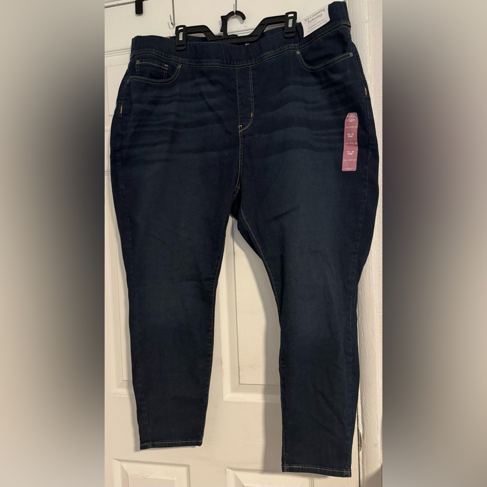Signature by Levi Strauss Women's Dark Indigo Skinny Jeans